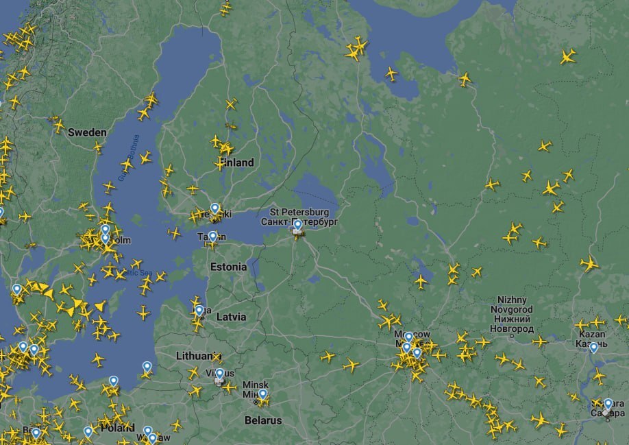 إعادة فتح المجال الجوي فوق مدينة بطرسبورغ الروسية بعد إغلاقه مؤقتا