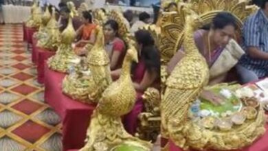 فيديو من حفل بالهند يثير ضجة.. ضيوف يأكلون من صحون مطلية بالذهب