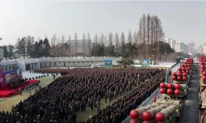 كوريا الشمالية: 800 ألف طالب وعامل يتطوعون لقتال الولايات المتحدة