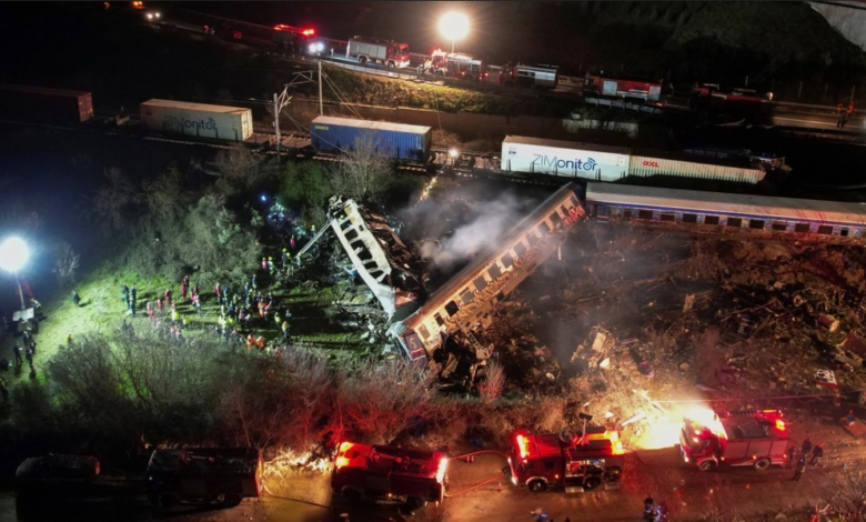 وفاة العشرات في حادث اصطدام قطارين في اليونان.. شاهد!