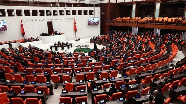 البرلمان التركي يصادق على انضمام فنلندا إلى الناتو.. والحلف يرحب