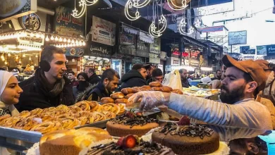 بالصور.. سوق الجزماتية أشهر اسواق الاطعمة الرمضانية في دمشق القديمة