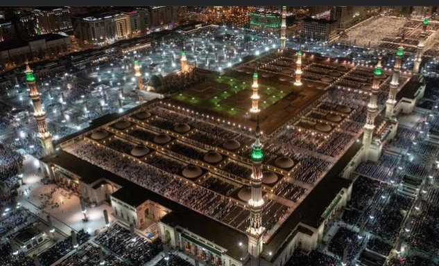 مظلات المسجد النبوي تبهر الزوار بجمالها (صور + فيديو)