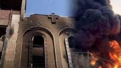 عمرها 200 عام.. حريق يلتهم كنيسة تاريخية جنوب مصر (فيديو)