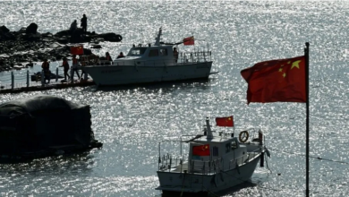 هل تندلع الحرب.. مدمرة أمريكية تدخل بحر الصين تزامنا مع مناورات لبكين