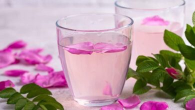 5 فوائد خيالية لشرب ماء الورد.. ستجعلكم تعشقونه