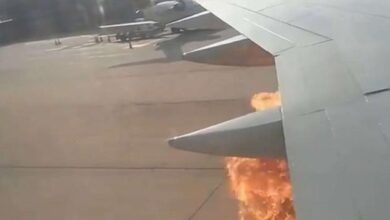 توقف محرك طائرة بمنتصف رحلتها الجوية في السماء... فيديو