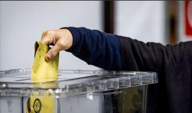 الأتراك يتوجهون إلى صناديق الاقتراع في انتخابات مصيرية