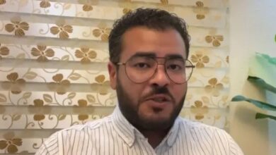 بالفيديو: لحظة إغماء مراسل قناة سعودية على الهواء مباشرة