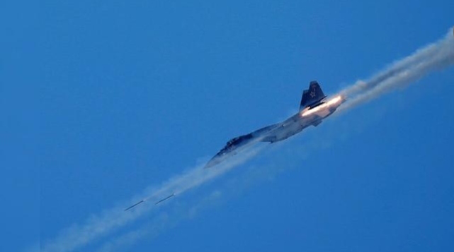 إيران ستتسلم الدفعة الأولى من طائرات “سوخوي-35” الروسية رغم تحذير واشنطن..