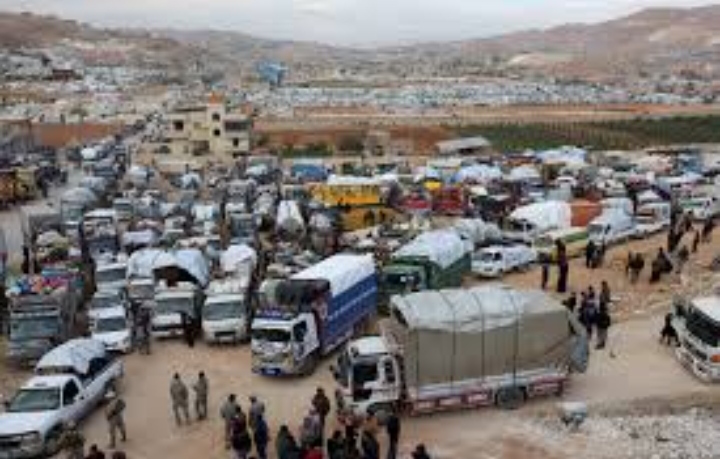 “التايمز”: لبنان يرحّل لاجئين سوريين بالإجبار بمن فيهم المسجلون بالأمم المتحدة
