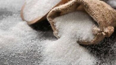 مشكلة السكر تعود من جديد.. جمعية حماية المستهلك: هناك تلاعب في السوق وامتناع عن البيع